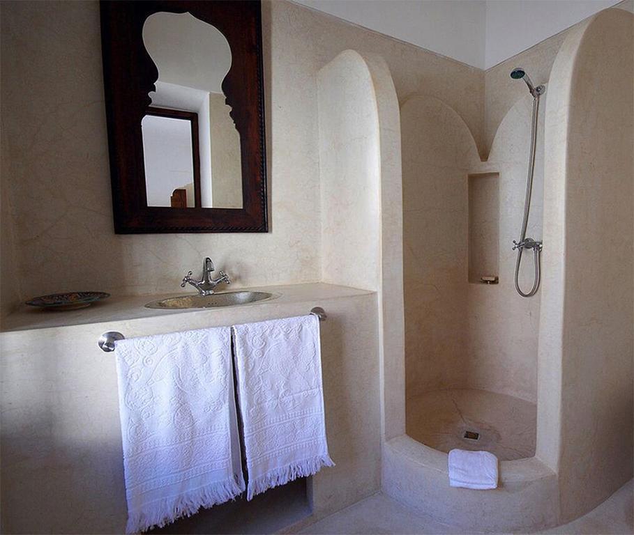 Tweepersoonskamer met 1 of 2 Bedden en Eigen Badkamer